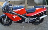 1985 Yamaha RD 500 LC photo